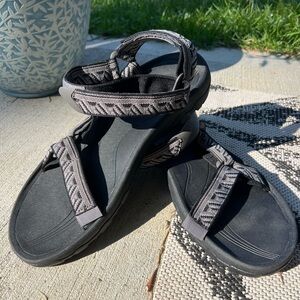 Teva Hurricane 4 Ouray Black Sport Sandals for Men- Like New!